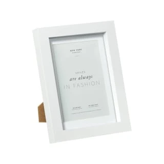 B&M New York Box Photo Frame - 4 X 6" - White 1 B&M New York Box Photo Frame - 4 X 6" - White